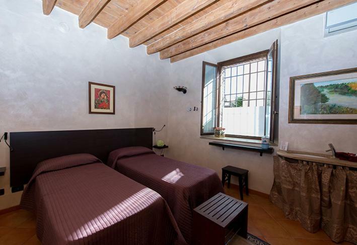 La Casa Di Enea Bed & Breakfast Goito  Rom bilde